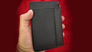 Compact Mullicari Wallet by GRUM® for stylish storage and magic tricks.