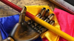 Handkerchief illusion with a chameleon design by Kim and Yip.