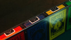 Clear plastic protector for 5 decks of Bicycle playing cards, ideal for magicians and card enthusias.