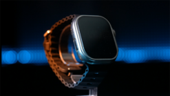 Modern smartwatch featuring the Amor Watch modular magic system, showcasing innovative design and cu.