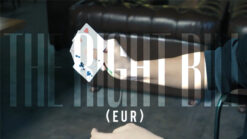 Close-up of a magic card trick with a Euro banknote by Wang Zhe & Bacon Magic.